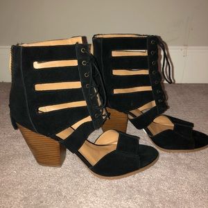 Women’s lace up heel